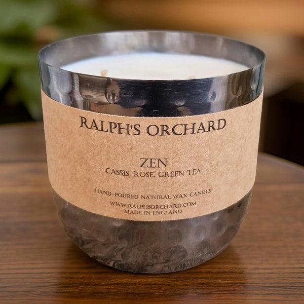 2 wick candle in black dimpled tin