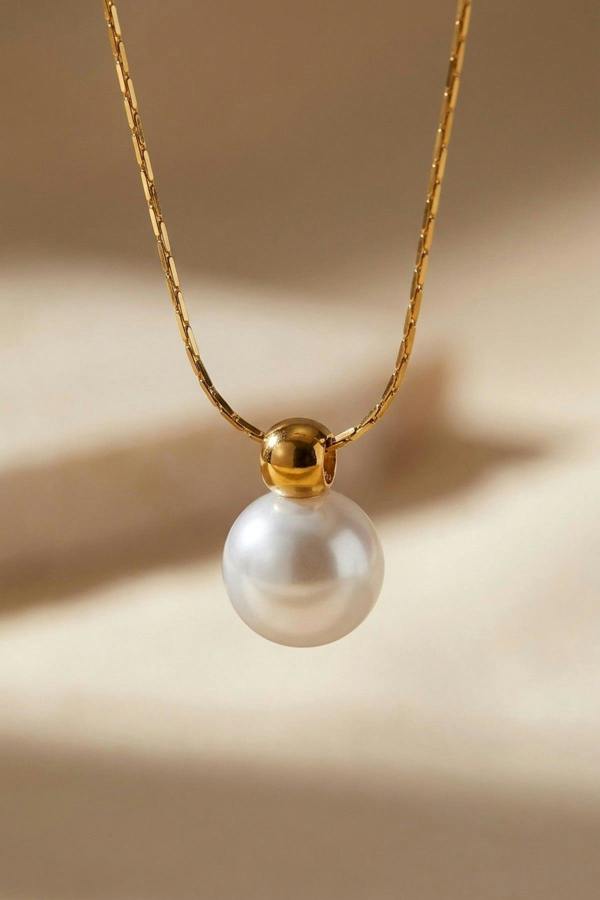 ARIIRA Oona Gold Tone Single Pearl Pendant