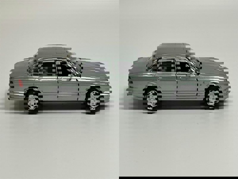 Tayumo Jaguar XJ6 LHD Seafrost 1:36 Scale - 36100021