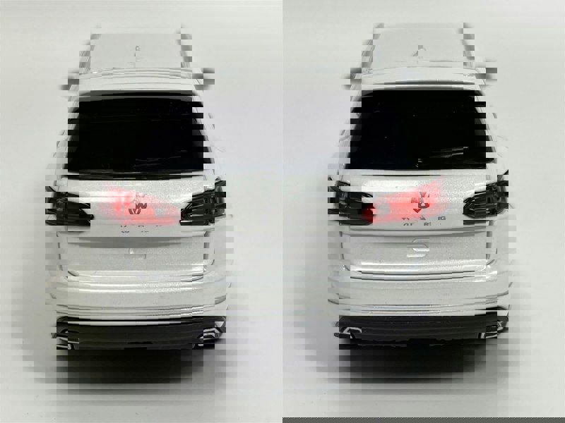 Tayumo Volkswagen Touareg White LHD 1:32 Scale - Light & Sound Tayumo 32135014