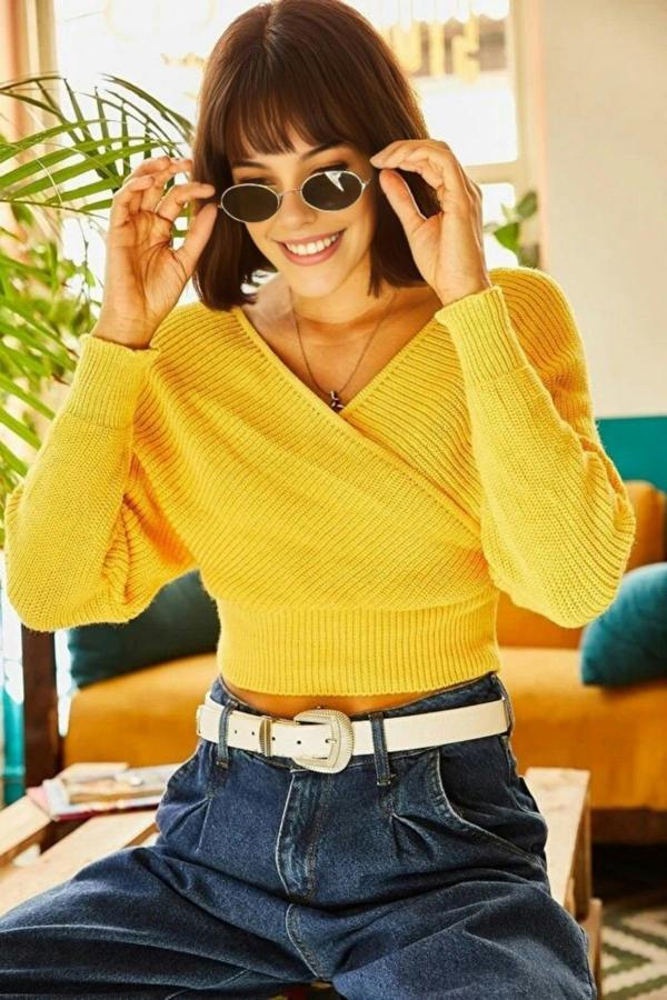 Hoxton Gal Front and Back V-Neck Cropped Knit Sweater