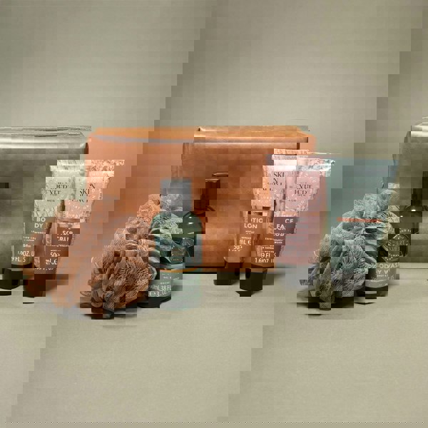 The Kind Edit Co. Skin Expert For Men Travellers Bag Gift Set