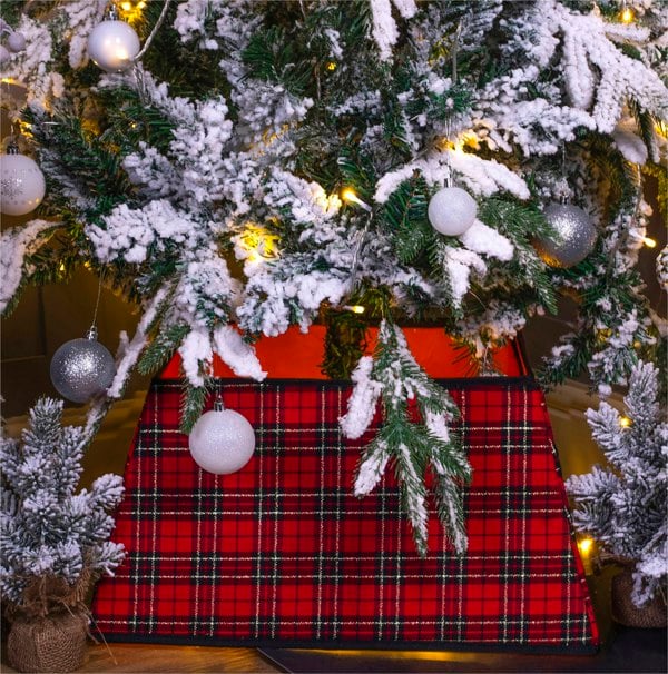 St Helens Christmas Tree Skirt Black and Red Chequered