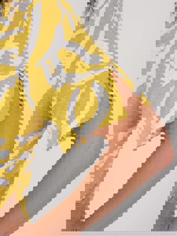 VIZ-A-VIZ Floral Print Top