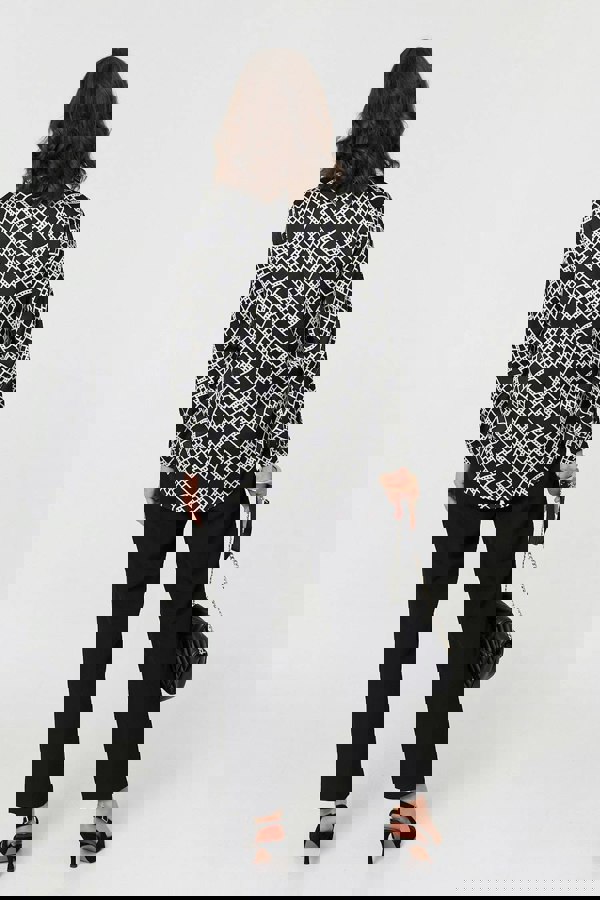 Black | Geo Print V-Neck Long Sleeve Shirt
