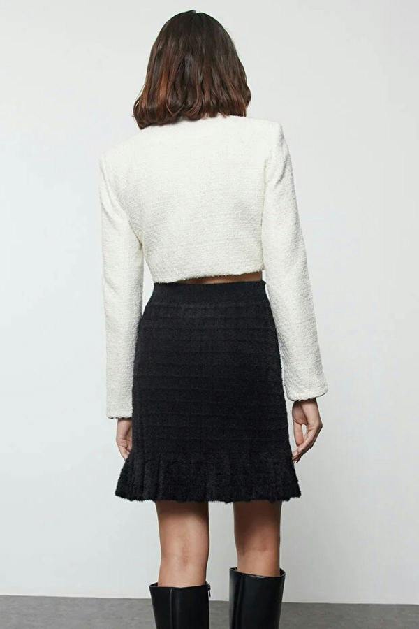 WOVCOR Knit Skirt with Feathered Thread and Ruffle Detail