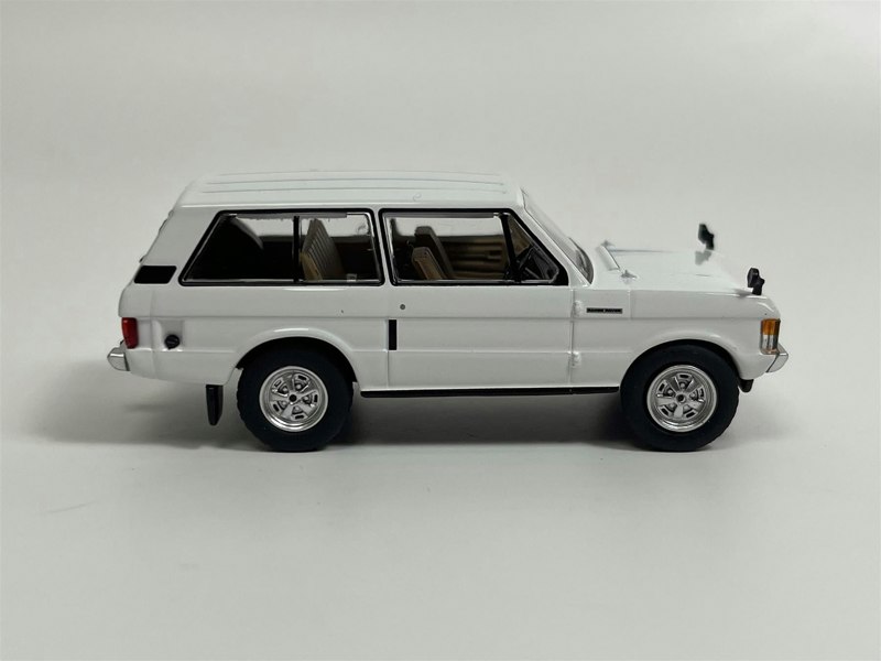 Mini GT Range Rover Davos White RHD 1:64 Scale Mini GT MGT00658R