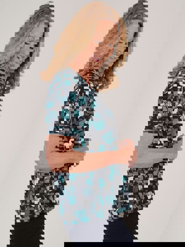 TIGI-Wear Mod Eco Print V Neck Top