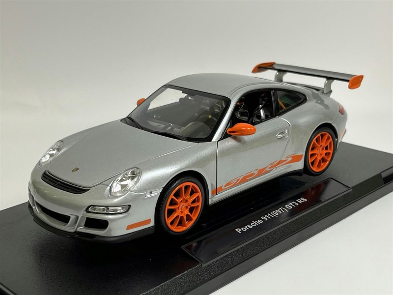 Welly 2007 Porsche 911 997 GT3 RS Silver 1:18 Scale Welly 18015s