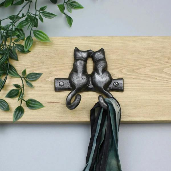 Antique Cast Iron Kissing Cats Double Coat/Key Hook - 115mm