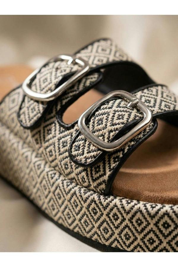 Vera Diamond Pattern Platform Sandals - Black