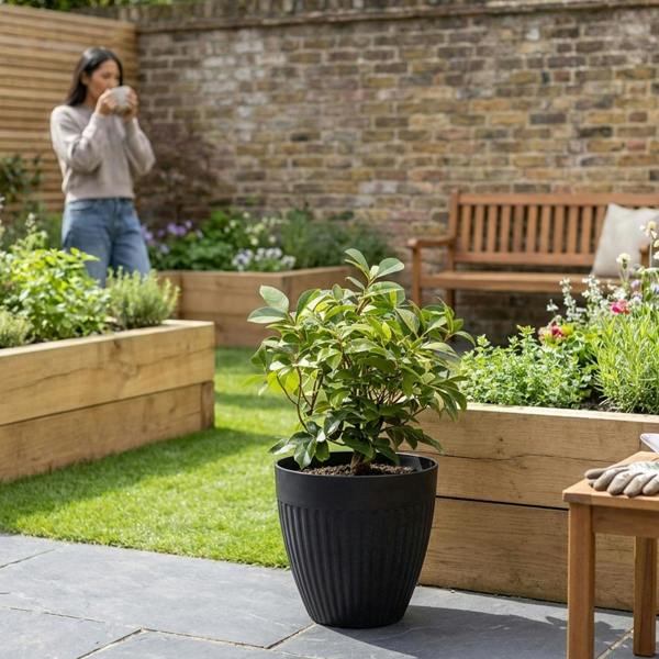 Nicoman Madison Black Ribbed Recycled Rubber Plant Pot