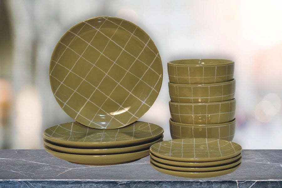 Artisan Furniture Dahlia Plate Set