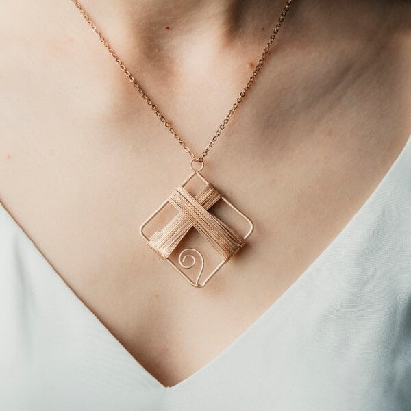 The Colourful Aura Black Square Wire Wrapped Handmade Corded Pendant Statement DIY Necklace - Rose Gold - Rose Gold