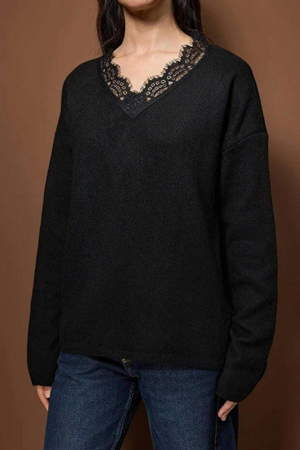 WOVCOR Soft Textured V-Neck Lace Knit Sweater