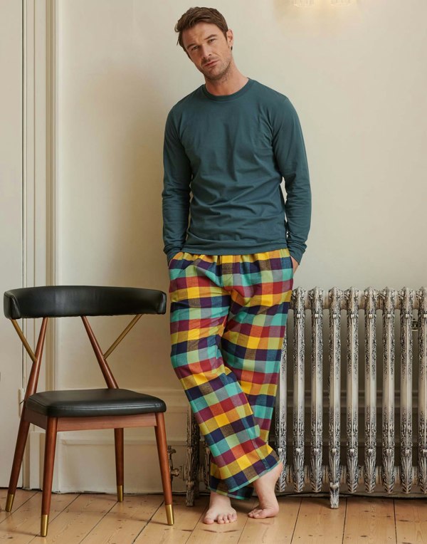 M_PJ_Trousers_Edinburgh_Check_1_1.mp4