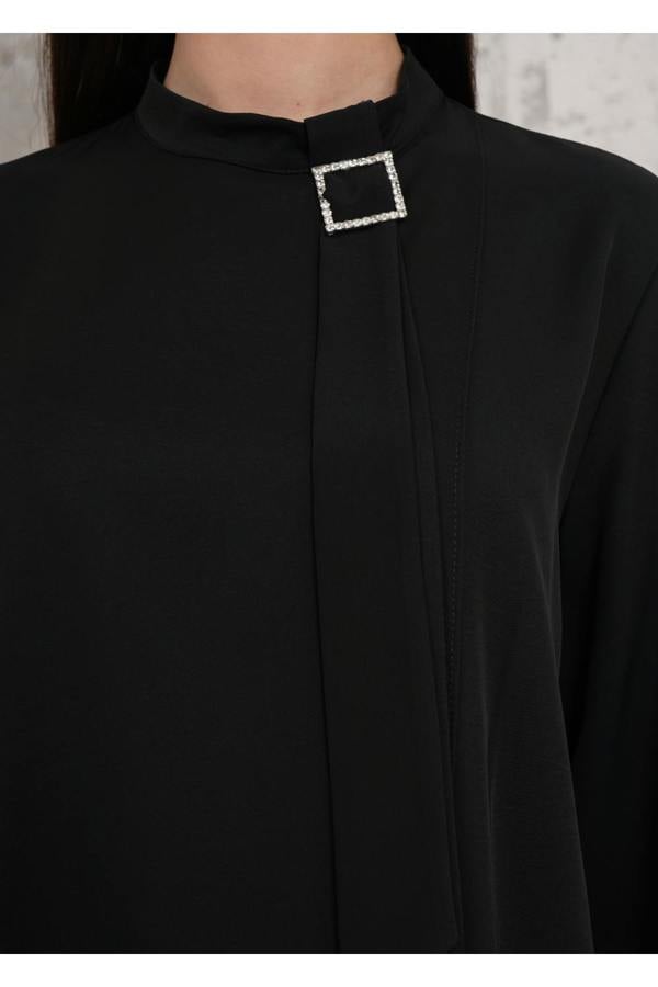 Hoxton Gal Relaxed Fit Long Sleeves Brooch Detailed Tunic in Black