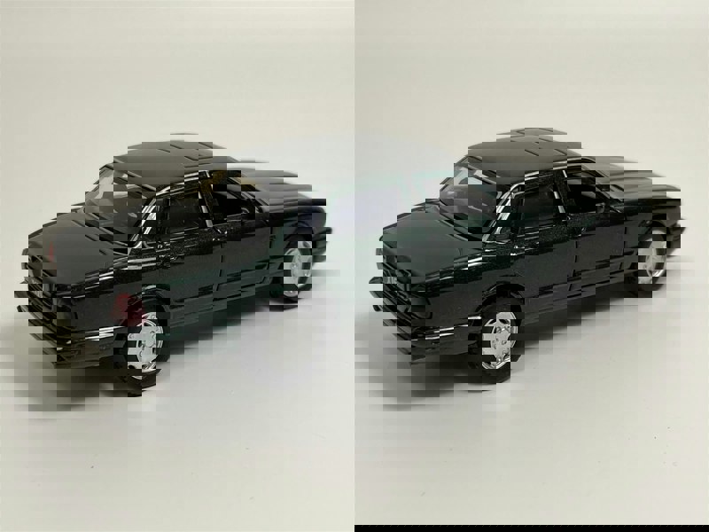 Tayumo Jaguar X16 LHD Emerald Green 1:36 Scale - 36100020