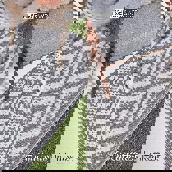 HOMESCAPES Outdoor Rug Luxury Waterproof Reversible Recycled, For Garden, Zoe Geometric