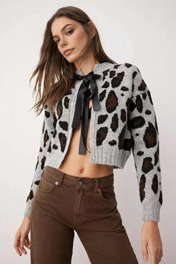 WOVCOR Leopard Patterned Crop Soft Textured Knit Cardigan