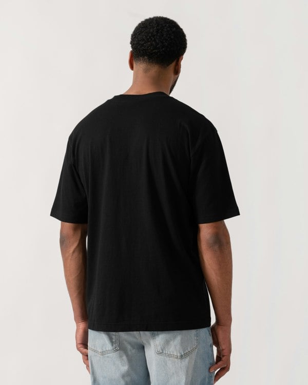 Model wearing HUGO Dodger Graphic T-Shirt in Black 001 -back