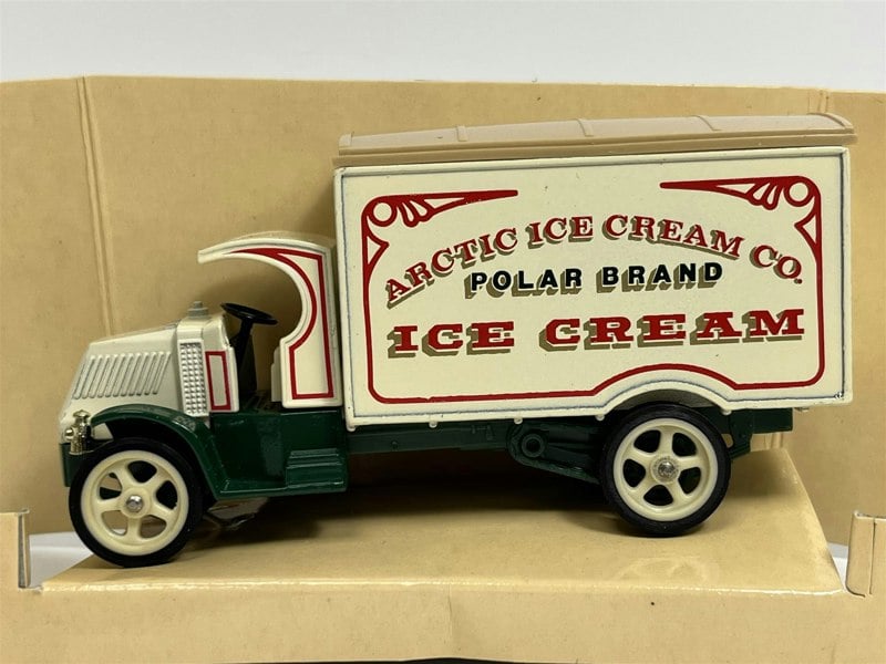 MCSlots Model AC Mack 1920 Artic Ice Cream Company Models Of Yesteryear Matchbox Y30D S5