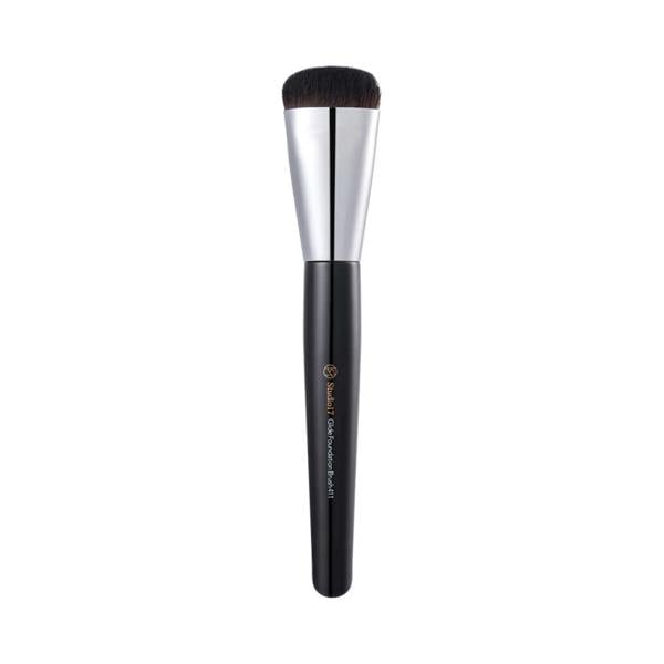STUDIO17 Glide Foundation Brush 411