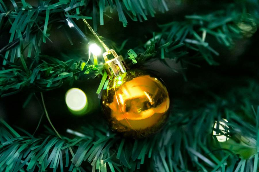 4ft to 6ft Pre-Lit Pop Up Christmas Tree with Warm White LEDs and Gold Baubles image 3
