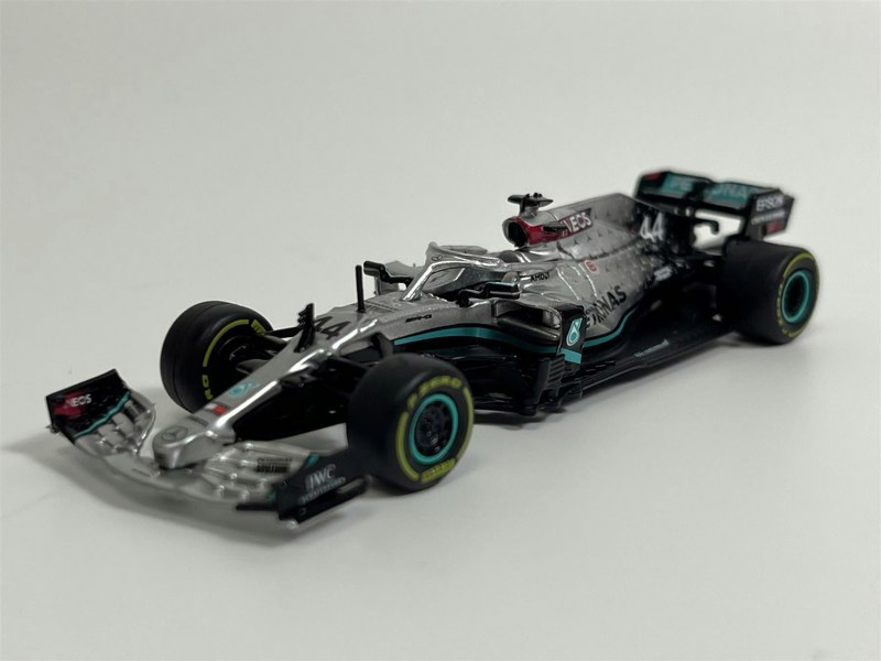 Tarmac Lewis Hamilton #44 Barcelona Pre-season Testing 2020 1:64 Tarmac Works IXO T64GF036LH2