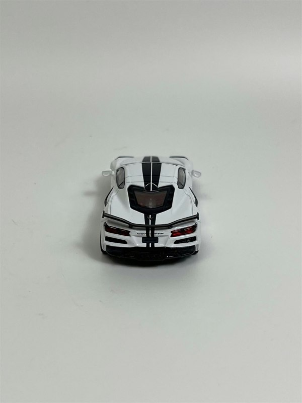 Mini GT Chevrolet Corvette Z06 2023 Arctic White LHD 1:64 Scale Mini GT MGT00677L