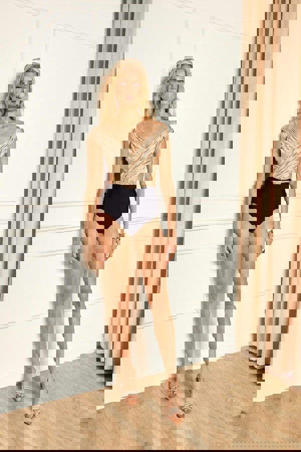 Revolve "Crème"
