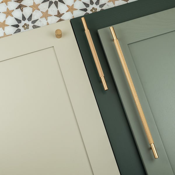 Handle & Home Knurled Brass Bar Handles and Knob