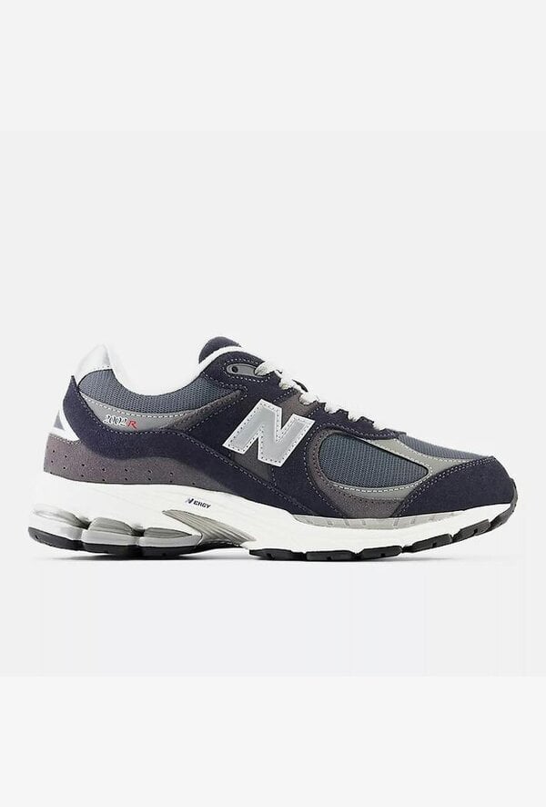 New Balance 2002R Trainers