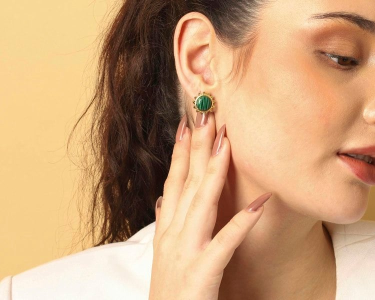 Stellar Elegance - Chakra Earrings Malachite - Lila Rasa