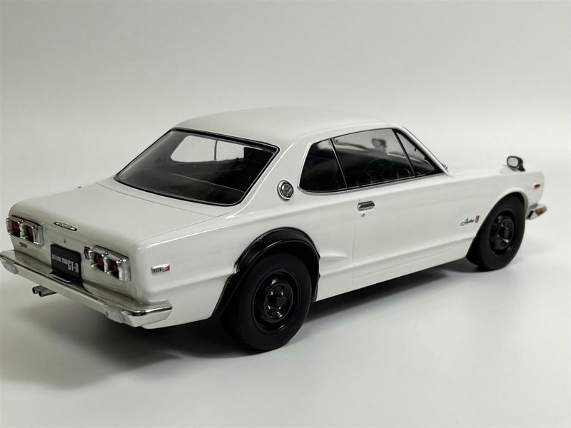 Triple9 Nissan Skyline GT-R KPGC10 White 1:18 Scale Triple 9 1800181