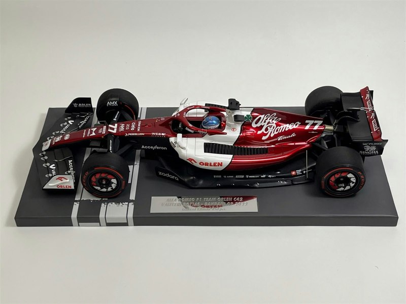 Minichamps Valtteri Bottas 2022 Alfa Romeo F1 Team Orlen Bahrain GP 1:18 Minichamps 117220177