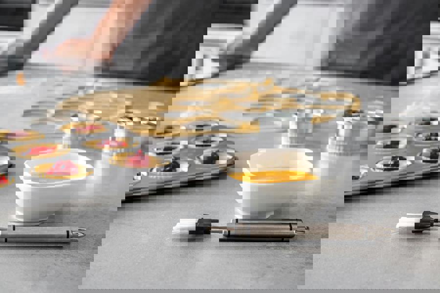 KitchenCraft Professional Kitchen Tools with Oval Shaped Handles, 5pc Set Including Zester, Spatula, Sieve, Pastry Brush and Pastry Wheel