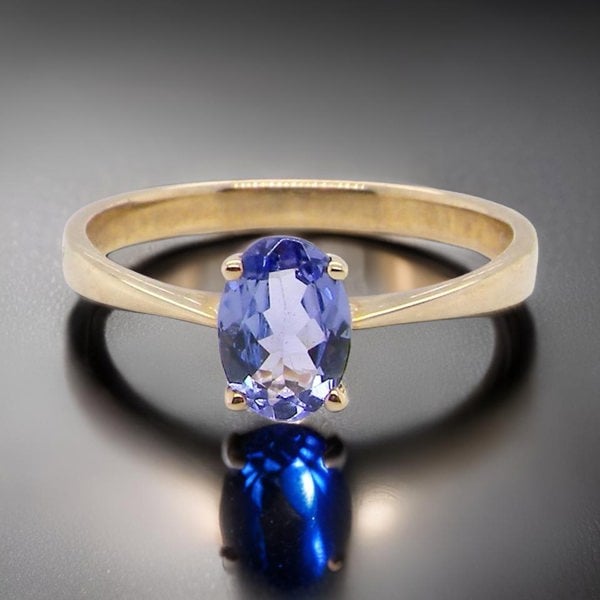 Vintage Tom A single stone Tanzanite dress ring