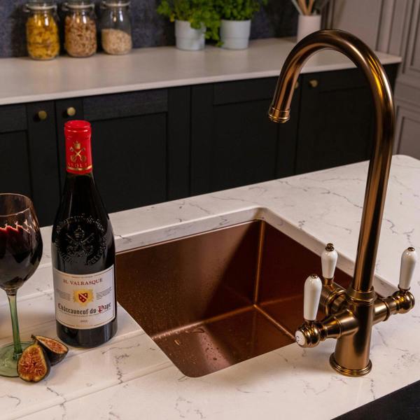 Flode korsa | Traditional Cruciform Style 3 in 1 Instant Boiling Tap | White Ceramic Levers | Brushed Copper Finish