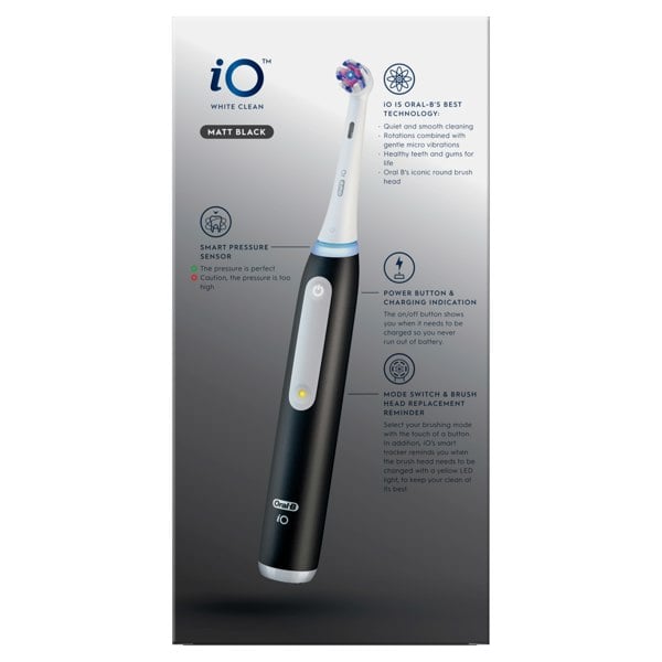 Oral-B iO 3 Electric Toothbrush with Charger Pouch - Black