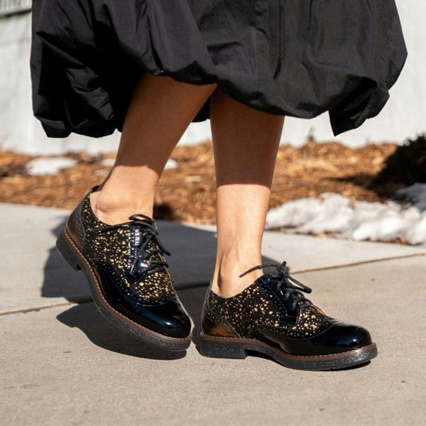 Embassy London The Artist - Black & Gold - Women's derby shoe in golden paint drops on black leather