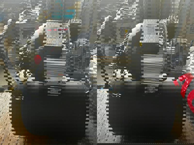 Heavy Duty Electric Air Compressor 100L 250LPM 8 BAR / 115PSI (3HP 2.2KW Garage Workshop)