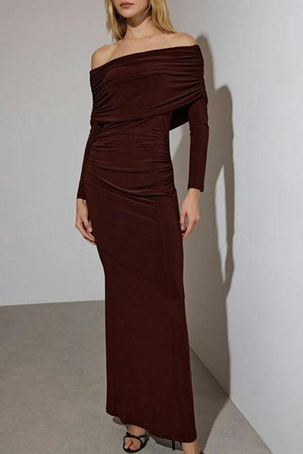 WOVCOR Pleated Carmen Collar Flexible Maxi Knit Dress