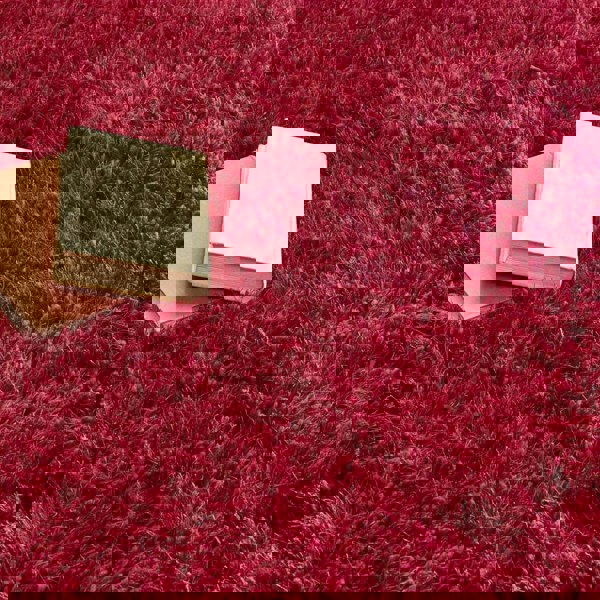 Extravagance Wine Red Shaggy Rug | Luxurious 60's Glamour