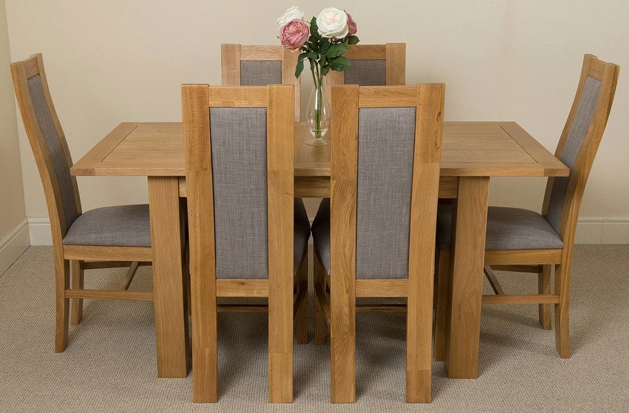 That's Furniture Hampton Small Oak Extending Dining Table with Stanford Oak Chairs