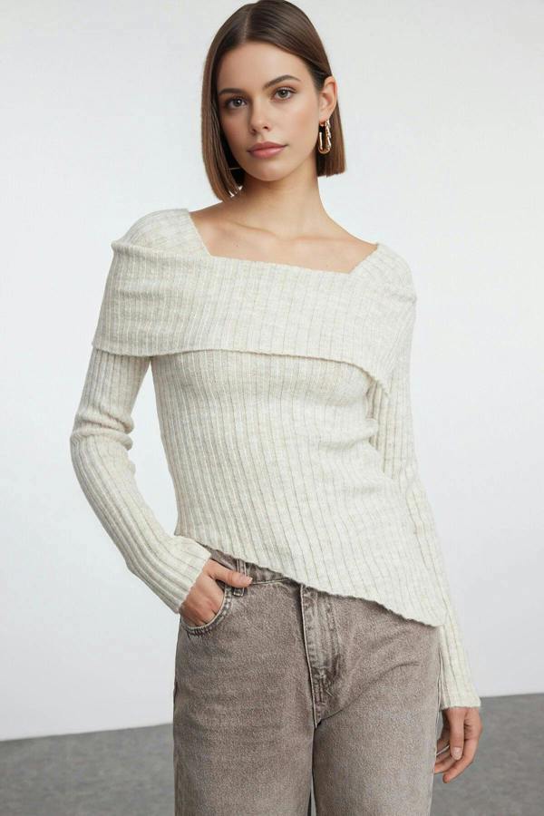 WOVCOR Asymmetrical Hem Knitted Sweater with Collar Detail