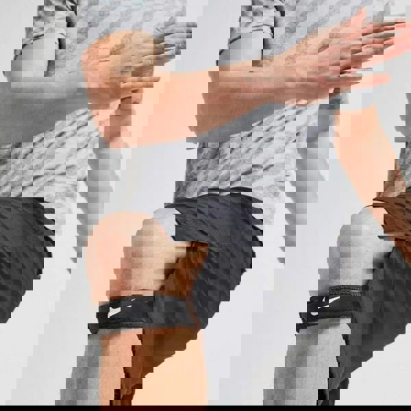 Nike Pro Patella Compression Knee Support - Black/White - 