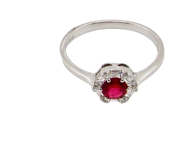 Vintage Tom A pretty ruby and diamond cluster ring