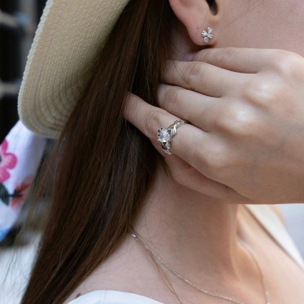 Spero London Sterling Silver Clear Claddagh Ring