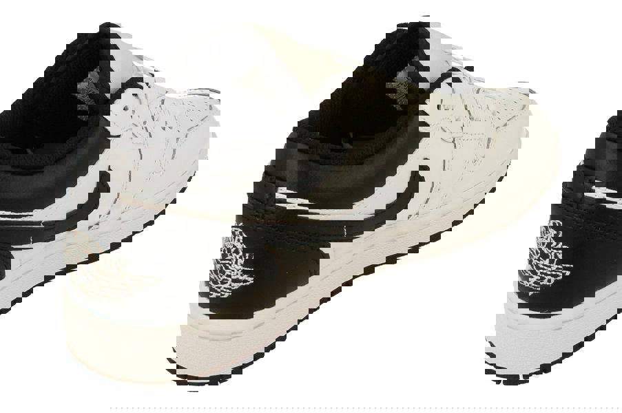 Nike Air Jordan 1 Low Mens Trainers 553558 132 - White Black White 132 - Photo 2